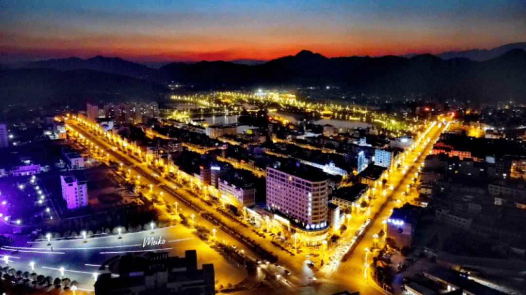 鲁甸夜色美丽璀璨照万家