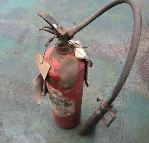 过期的灭火器可能会引起爆炸