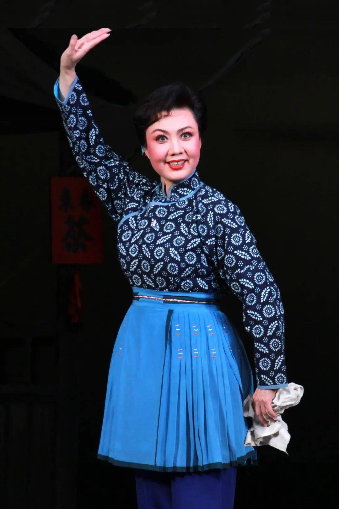 王蓉蓉、杨少彭领衔主演京剧《沙家浜》 看阿庆嫂智斗刁德一-搜狐大视野-搜狐新闻