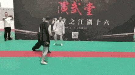 最近,"年轻人不讲武德""耗子尾汁"突然火遍网络,而说这些话马保国也