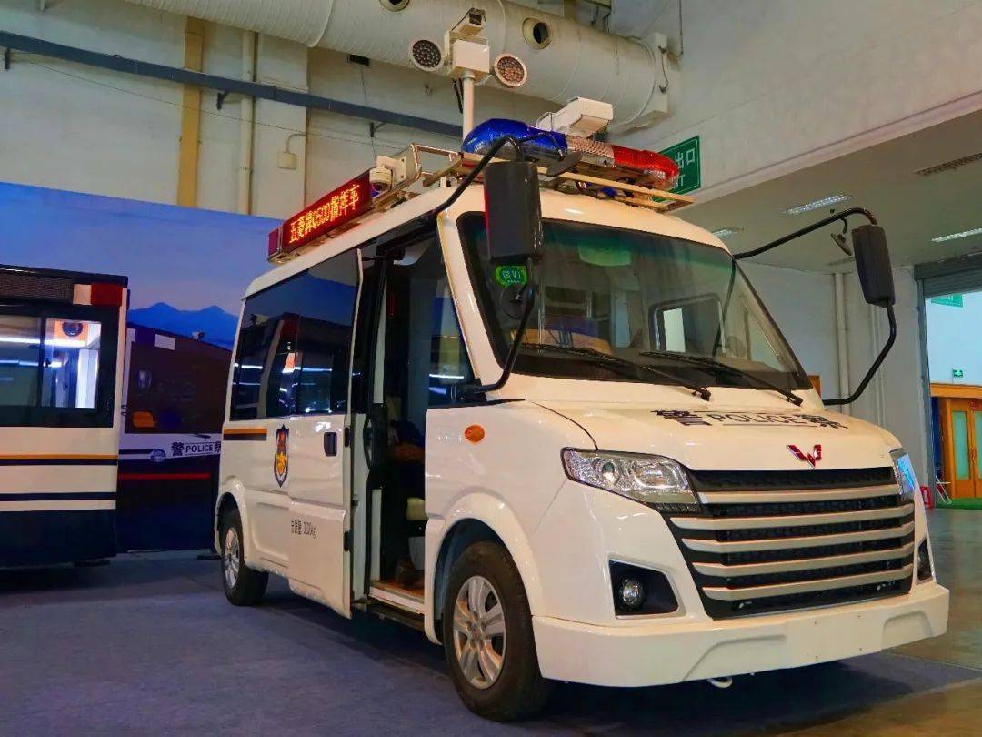 五菱移动警务工作站指挥车囚车亮相2020广西政法警用装备展