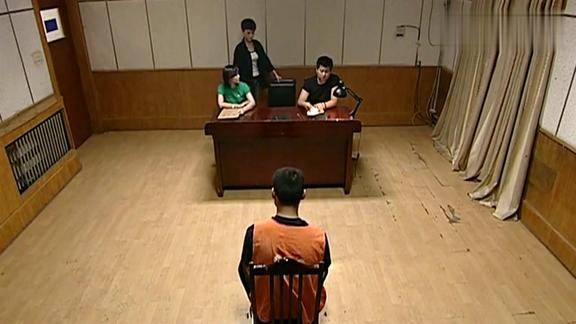 警中英雄重案犯在审讯室迷晕警察扮成警察逃跑惊动上级领导