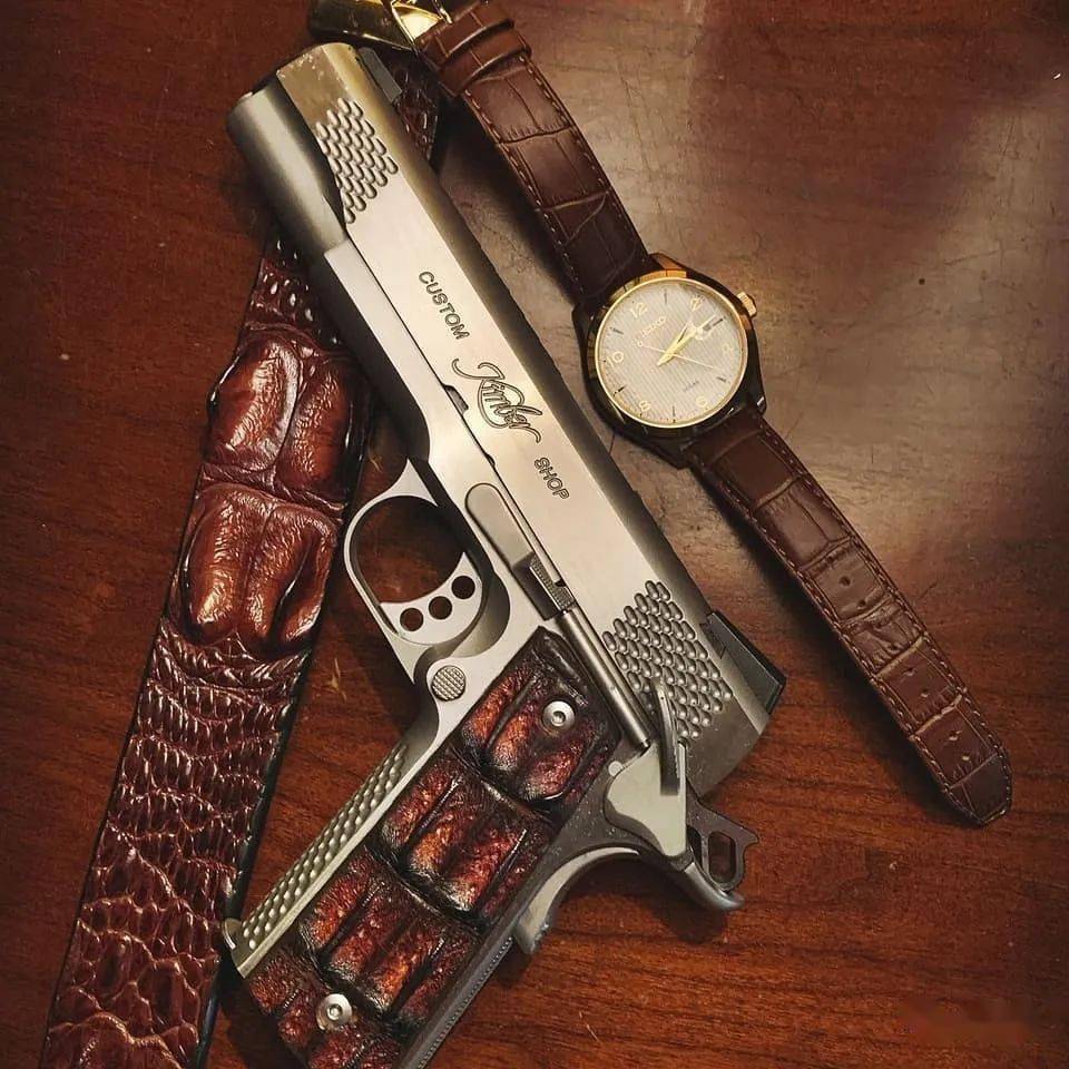 samandrews枪套美图皮具的质感是一种独特的味道