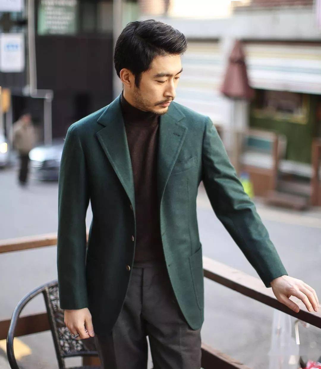 男生冬季如何搭好高领毛衣