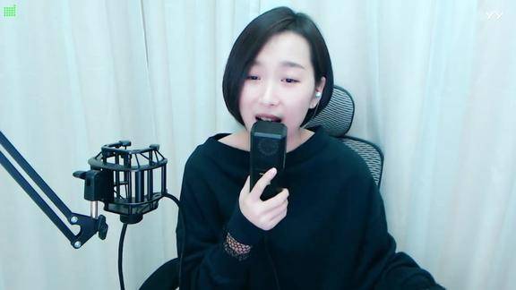 有妈在家就在梁红一首一壶老酒唱得满怀深情感动天下儿女