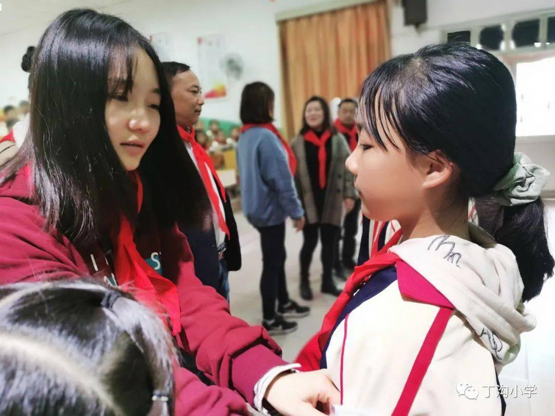 丁沟中心小学第四次少代会隆重召开