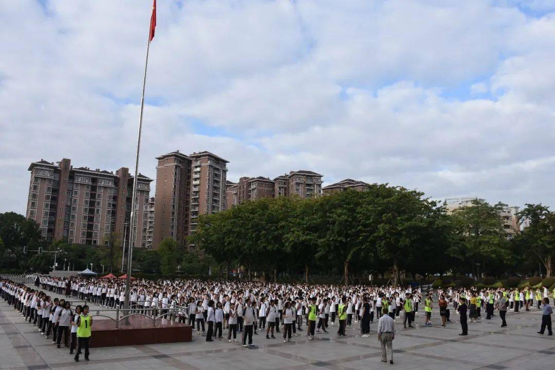 湖中消防厚街湖景中学20202021学年第一学期消防紧急疏散演练