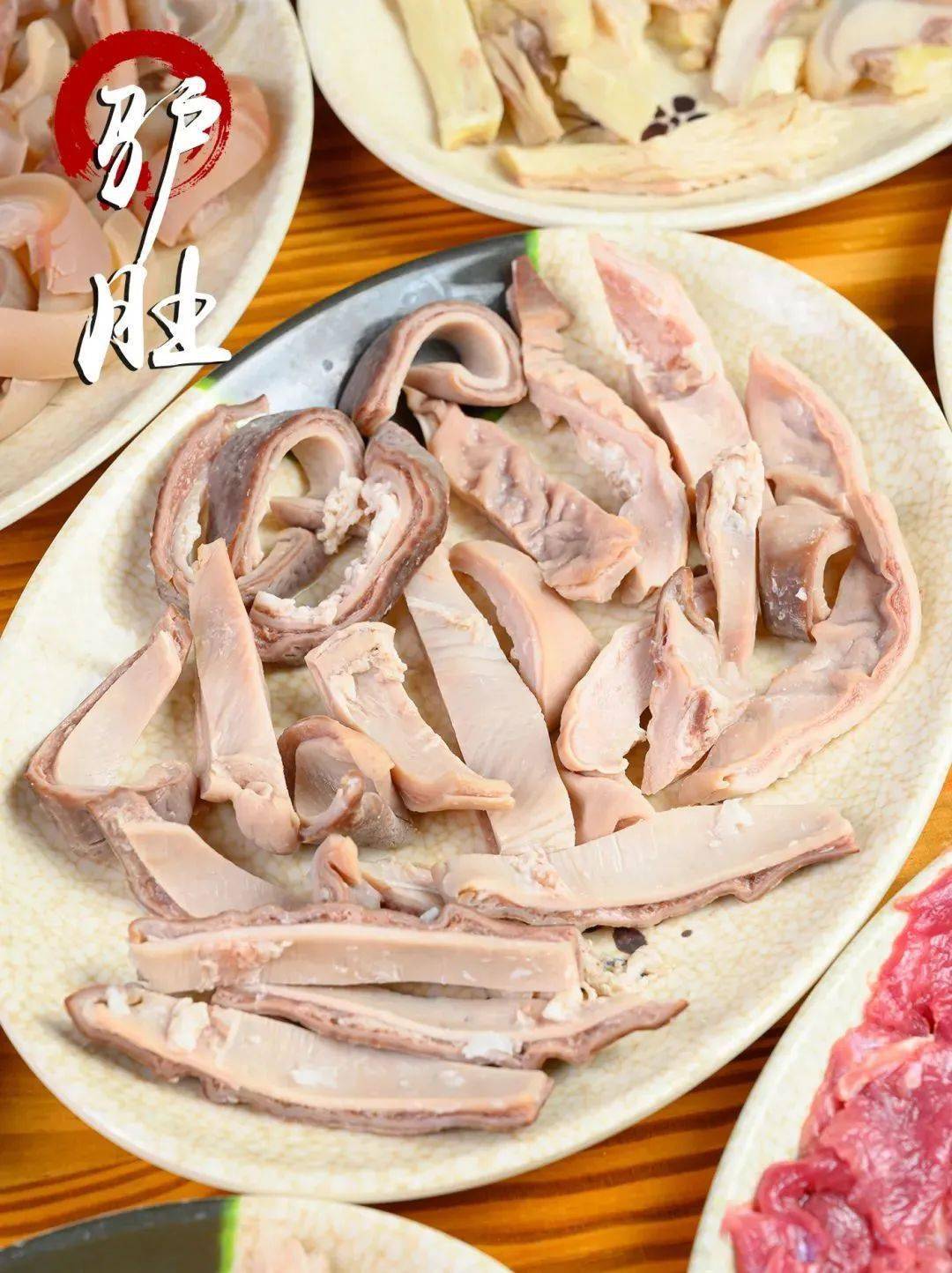 是驴肚上和近肋处的松软肌肉,看这纹路就知道一定很好吃!