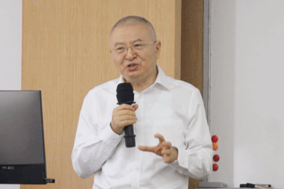 李善民副校长致辞随后,在李广众教授的主持下,宋志平会长,吴世农教授