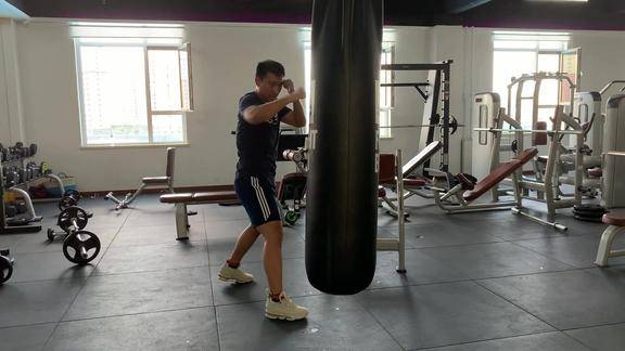 前手摆拳该如何正确的使用以及如何训练看完就知道