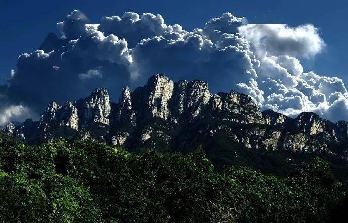 撥開雲霧見朝陽一鏡到底瞰廬山五老峰日出