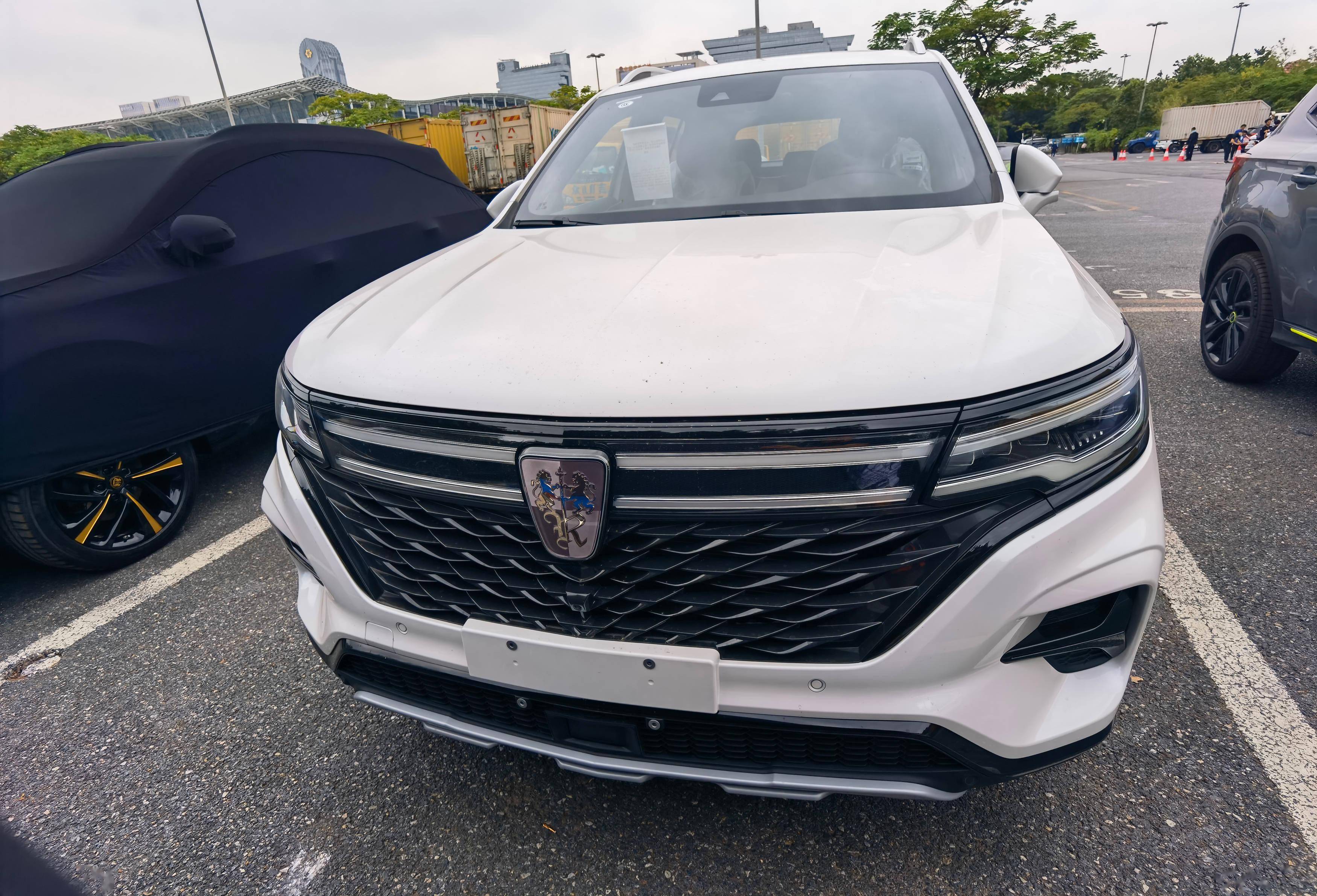 外观调整/配置升级 新款rx5 max将于今日上市_荣威