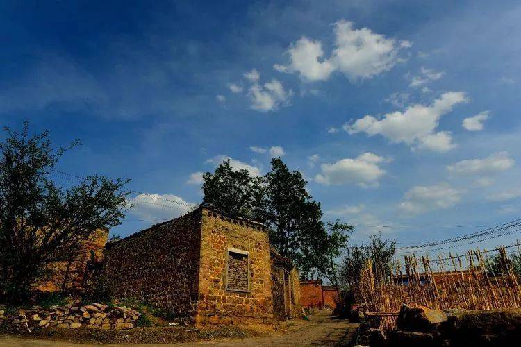 平定映像丨屹立不倒的陈家庄村"锅筒墙"