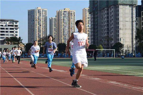 铜仁市第六中学2020年秋季田径运动会剪影