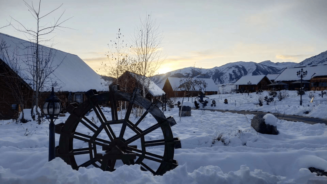 打卡阿勒泰禾木滑雪住宿推荐雪友打卡点之禾木山庄