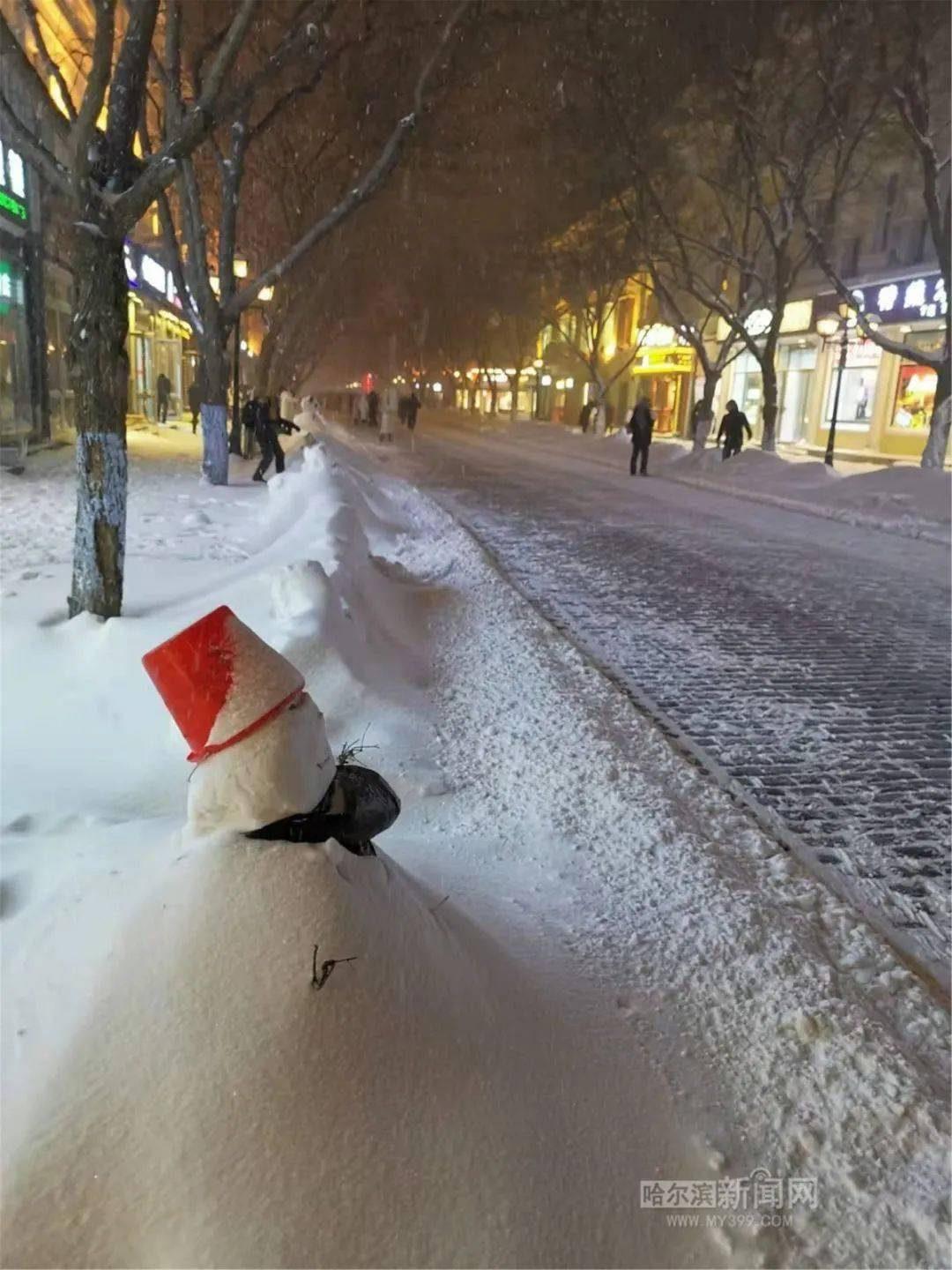过去两天这场局地特大暴风雪有多大丨哈尔滨气象专家称近20年未见此