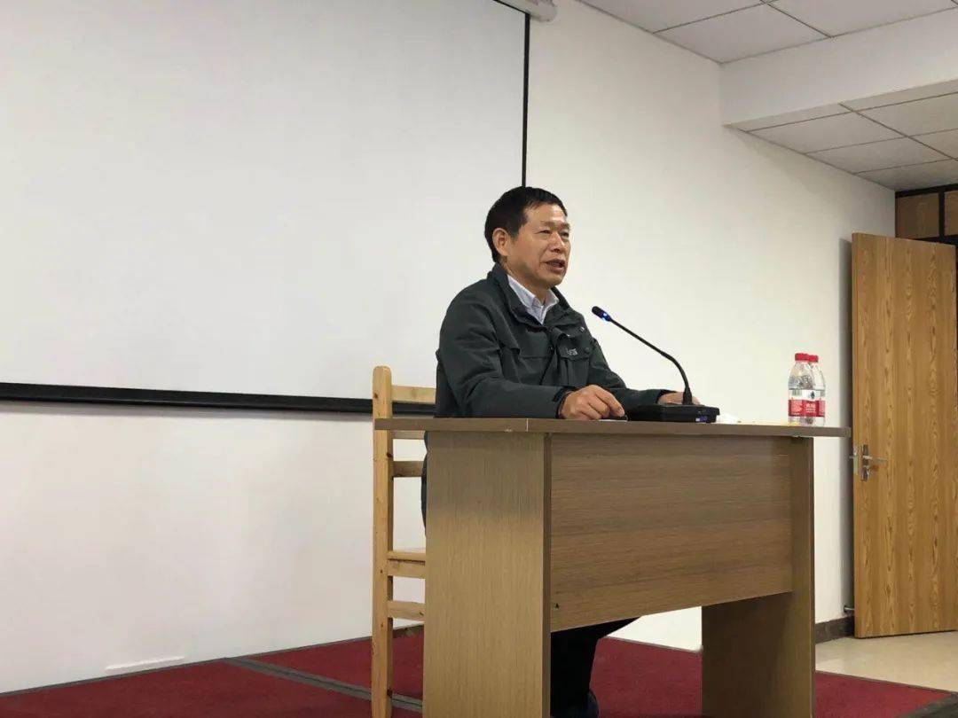 图|总经理杜国强宣讲公司健康文化