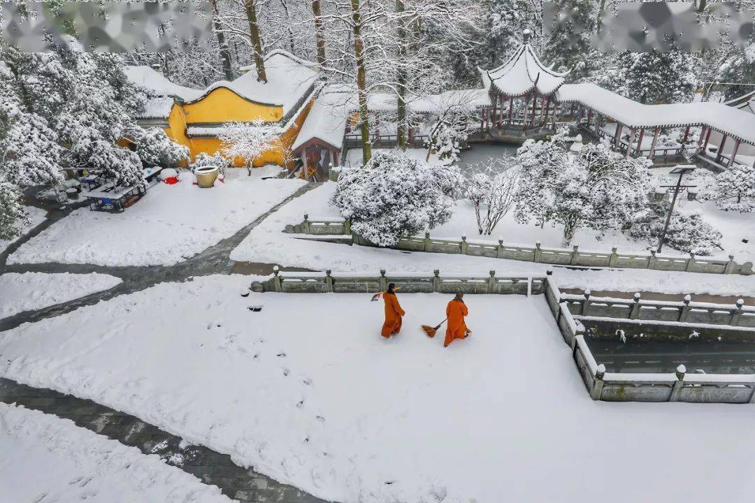 不僅是北京的雪來看看湖州安吉靈峰寺的雪景煮茶吧