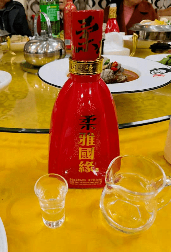 吃着淮扬的菜,喝着涟水的白酒;站在南北分界线,吹着古黄河的风