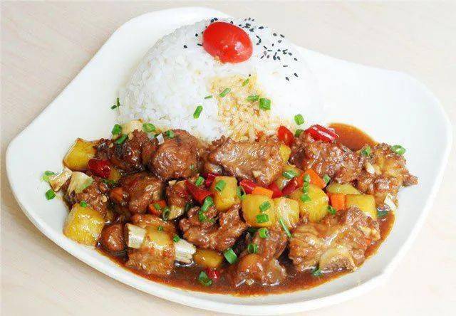 了国宴菜单的百年川菜宫保鸡丁盖饭各式美食尽在凡仔全国连锁八年陪伴