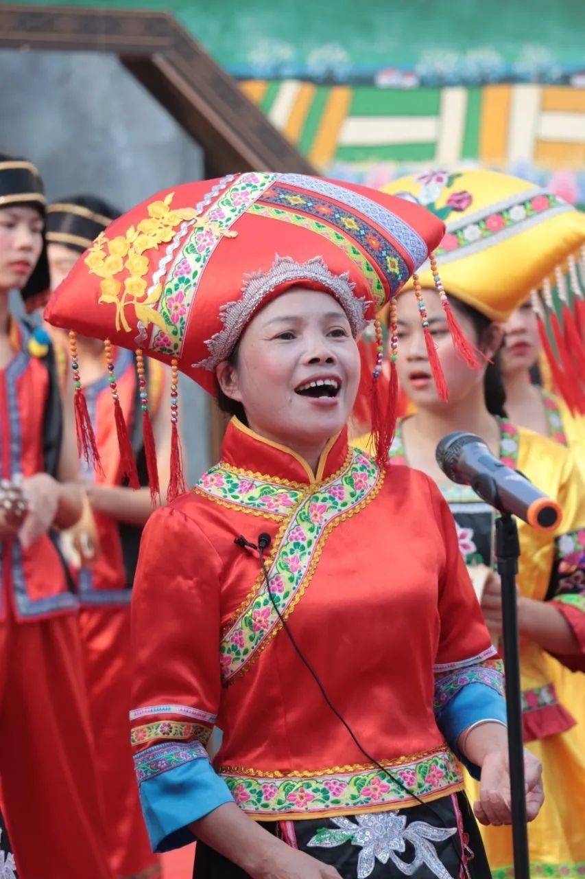 环江美女山歌图片