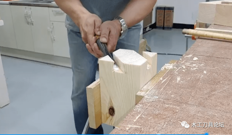 木工手工工具制作双层燕尾榫的方法