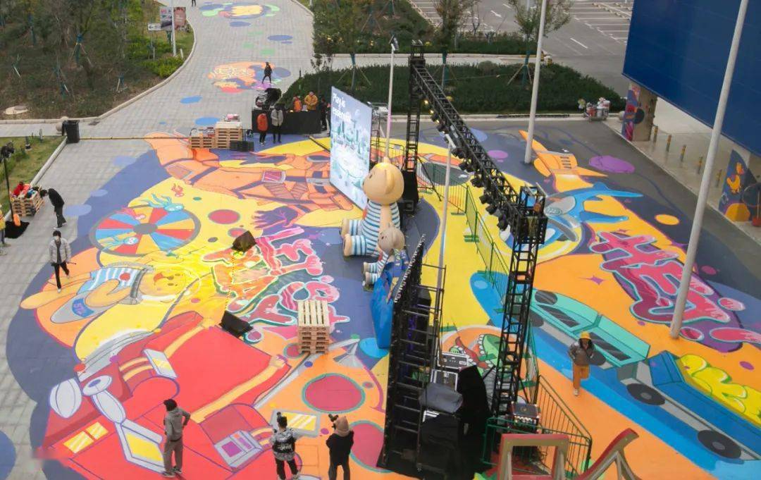 郑州宜家又在搞事情?轰炸潮人朋友圈的街头艺术派对太炸了!_潮流