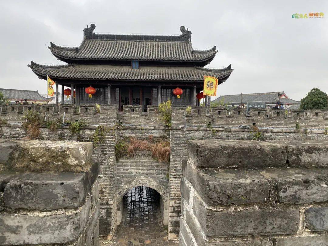 来到寿县古城,必须亲临宾阳门.在这里,你会领略璀璨的民俗文化.
