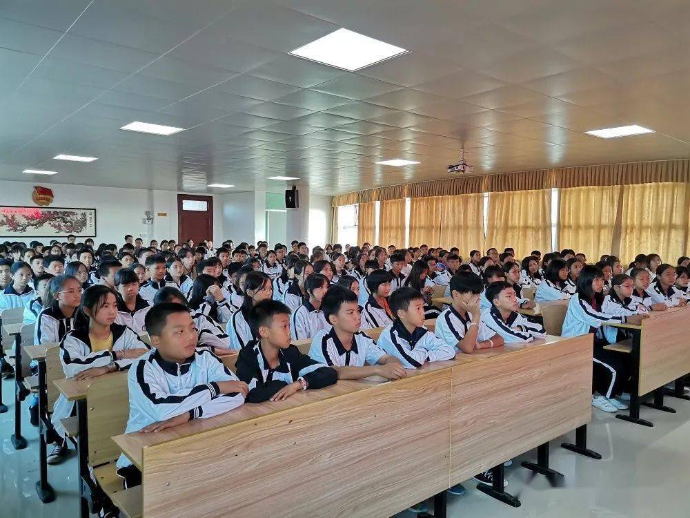 岐石中学举行2020年七年级新生颁奖大会98人受表彰