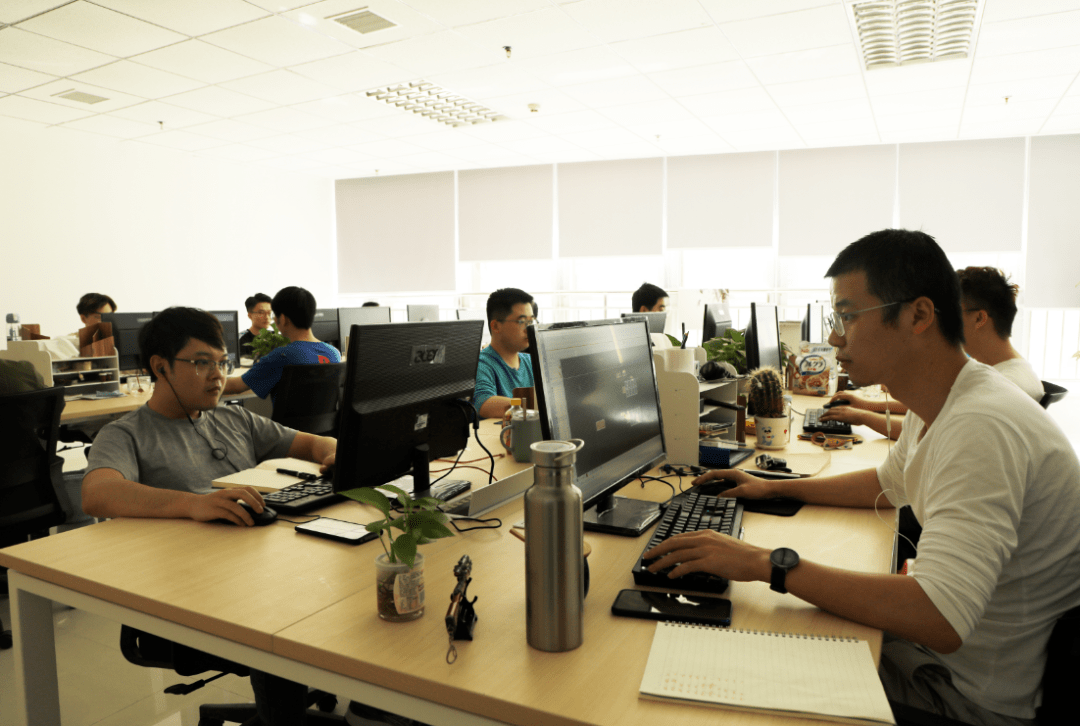 升格十年勇作为感恩奋进谱新篇工业互联网产业园迈步