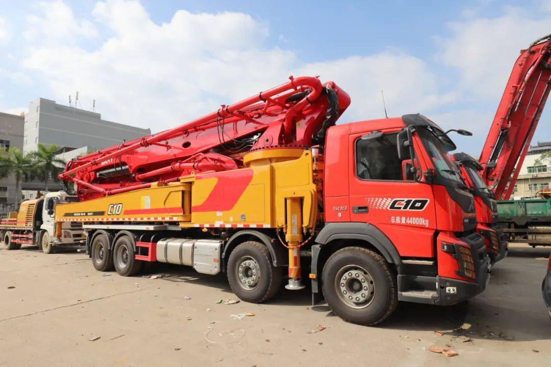 年轻一代的基建强人泵车人王捷思携沃尔沃底盘建设美好家乡