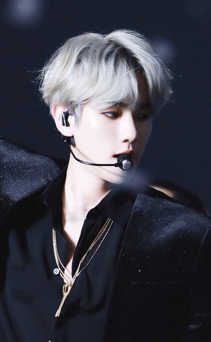 这个银发造型真的是杀人诛心呐已经在梦回17年mama了