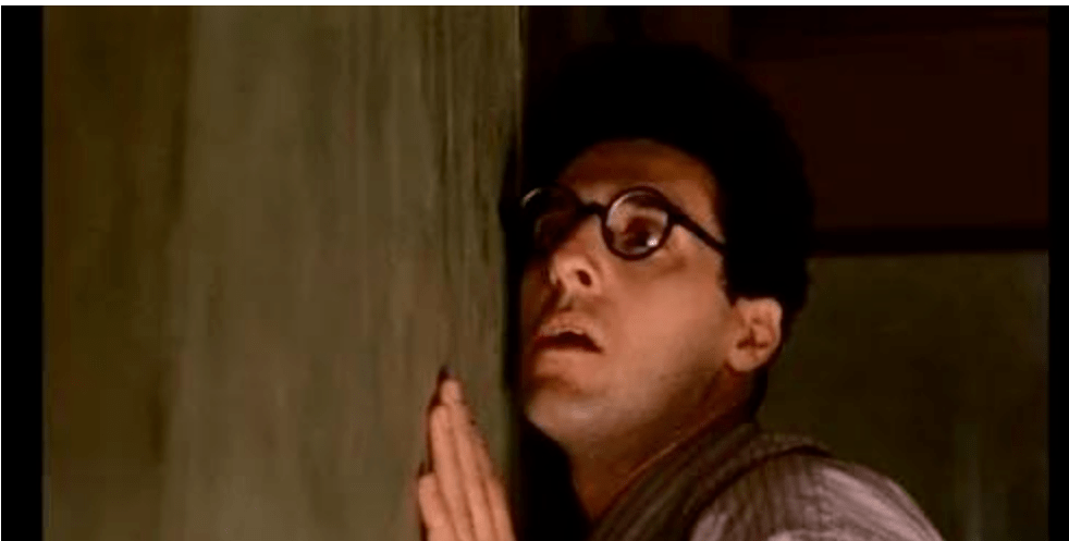 "隔墙有耳",汉语成语,意思是隔着一道墙,也有人偷听(someone may be