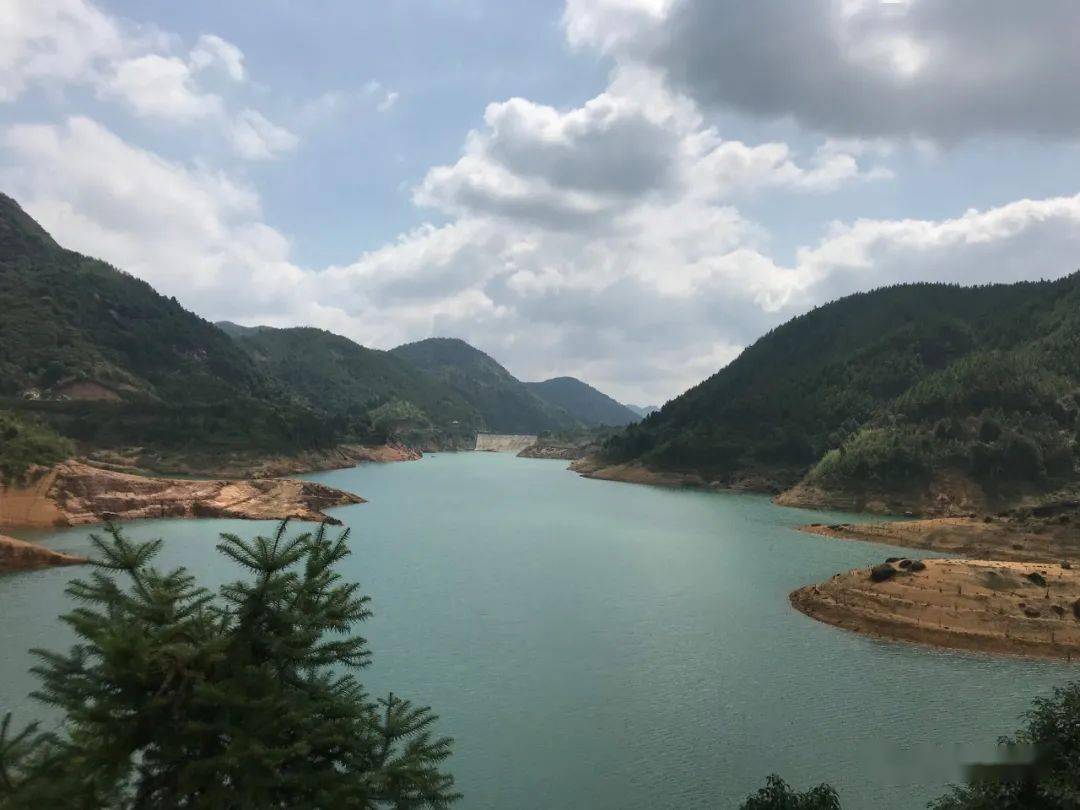 揭阳这个路段正在施工中即将全线通车