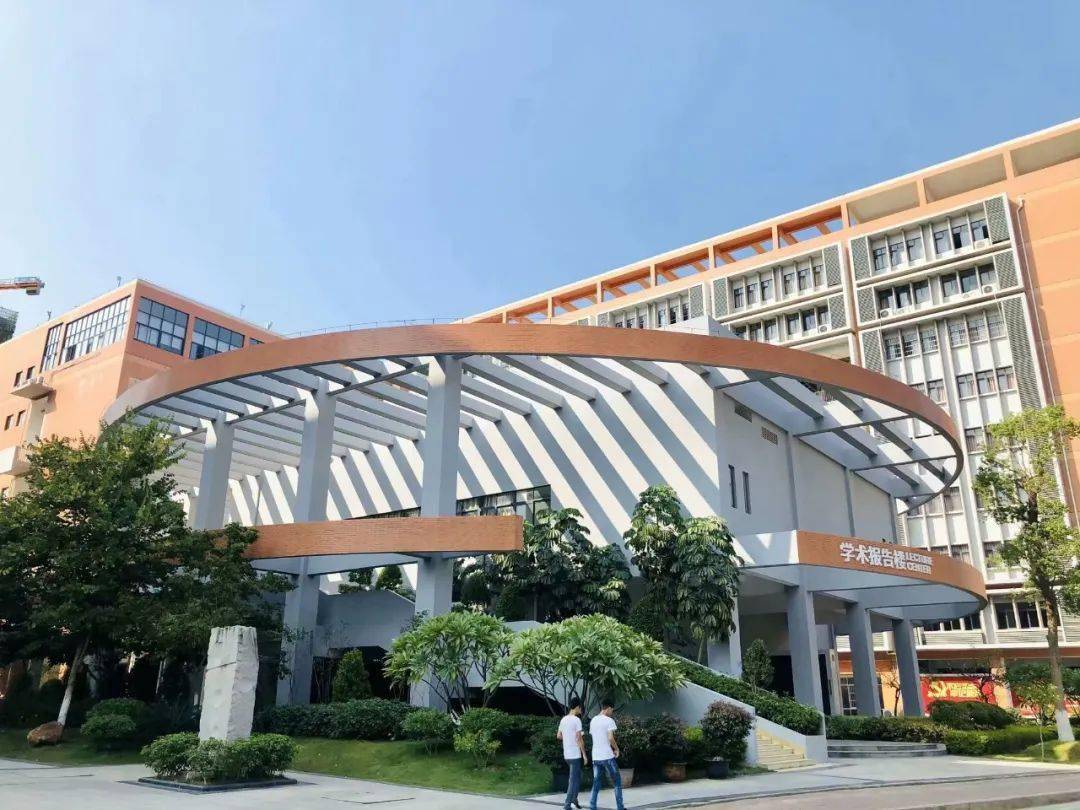 有空调有电梯的教学楼就是建院人最骄傲的地方了