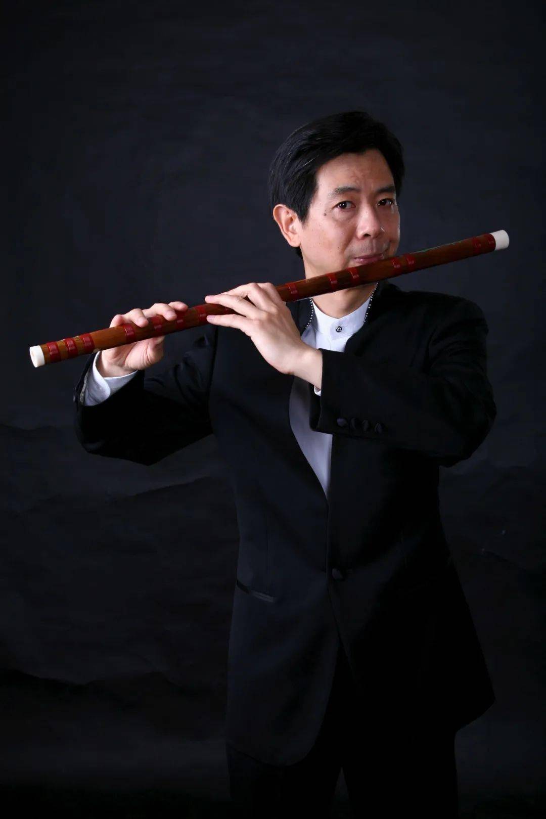 王次恒,中国著名笛箫演奏家,中央民族乐团原副团长,首席笛子,管乐声