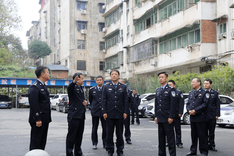 11月20日上午,市局党委委员,水上分局局长汪秋平在市局水上分局副局长