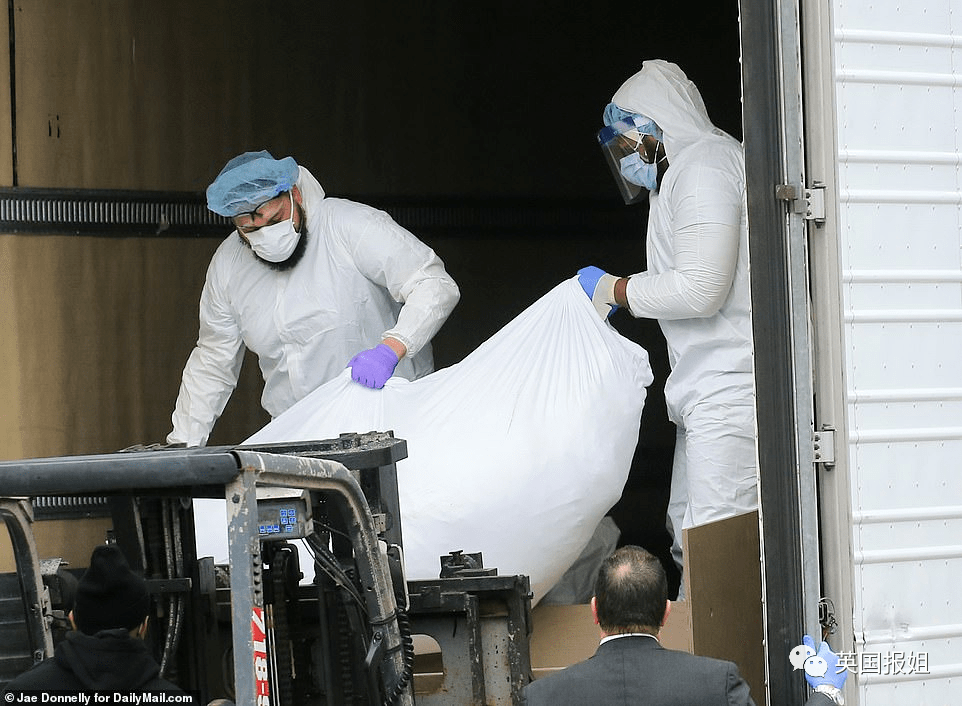 尸体堆积纽约650名新冠死者无法入土躺卡车8个月到腐烂