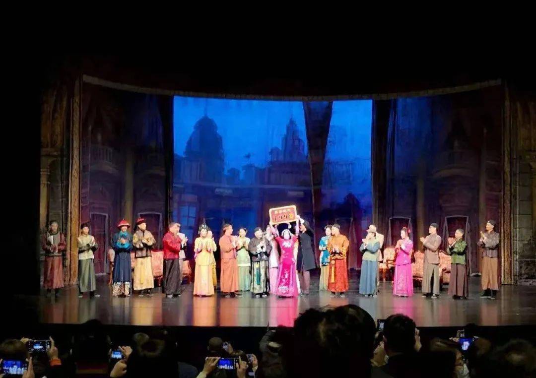 主演话剧《风华绝代》第200场,速看!