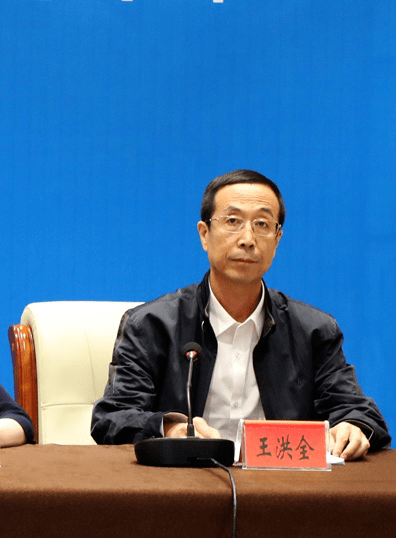 对确诊包某某和孙某某两例病例进行基因测序,全基因组测序结果显示