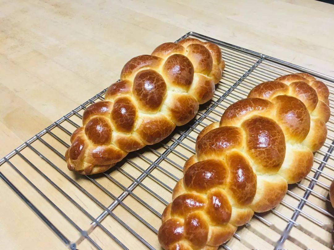 烘焙圈子入口香甜松软甜面包的制作外观漂亮花样诱人