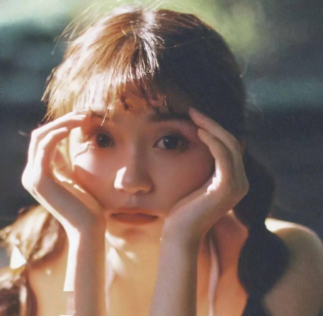 女生头像山河把春风酿成千言万语吹过旧人故里