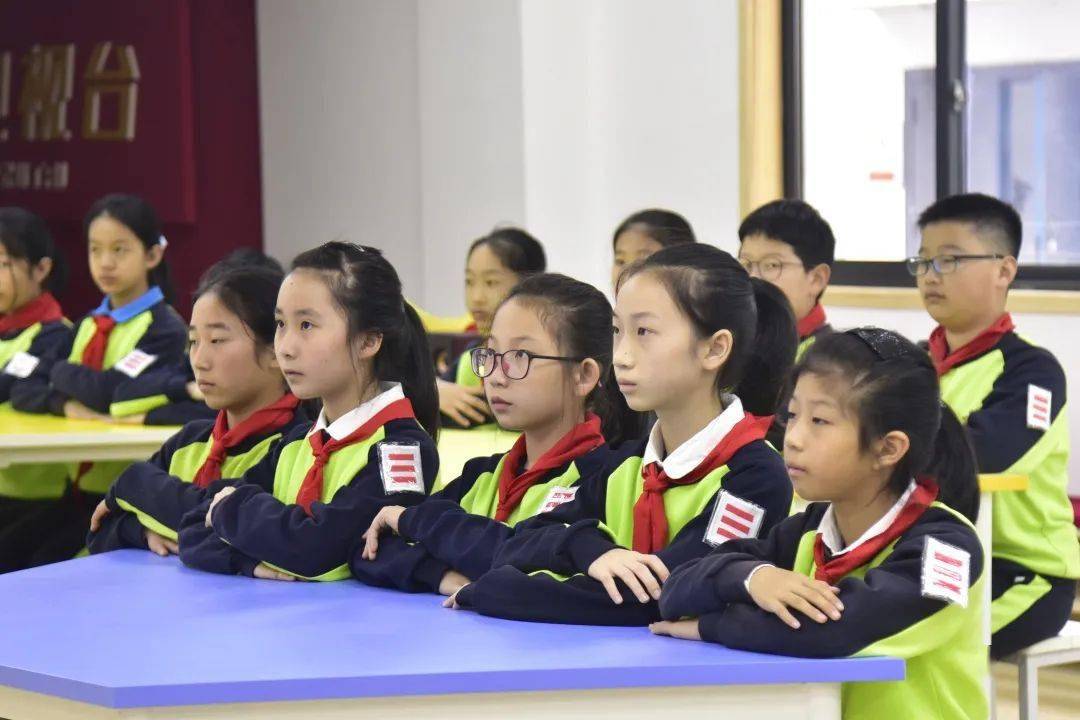 队旗飘飘小岗位大舞台新时代勇担当宾虹小学第七届大队委竞选