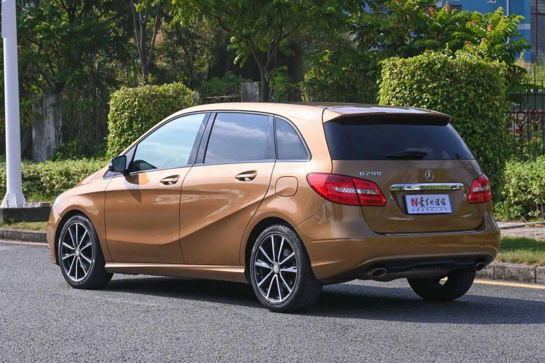 路试笔记11万买奔驰b级设计有讲究小车大空间