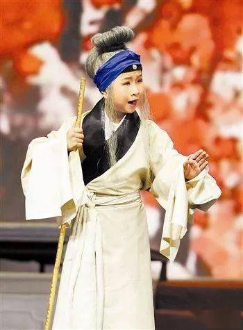 演员,但在实际演出中多是配演的从属地位,直到龚云甫的出现才确立了