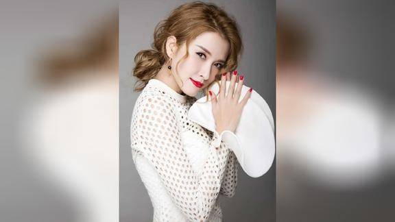 生逢灿烂的日子里的心机女叶琪现实和剧中的形象天壤之别