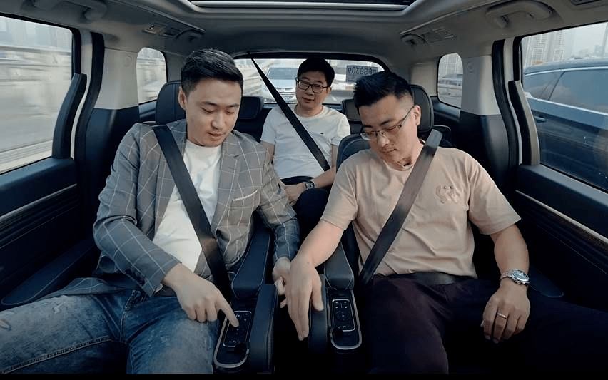 全新传祺m8专车接驾逛车展,是什么体验?