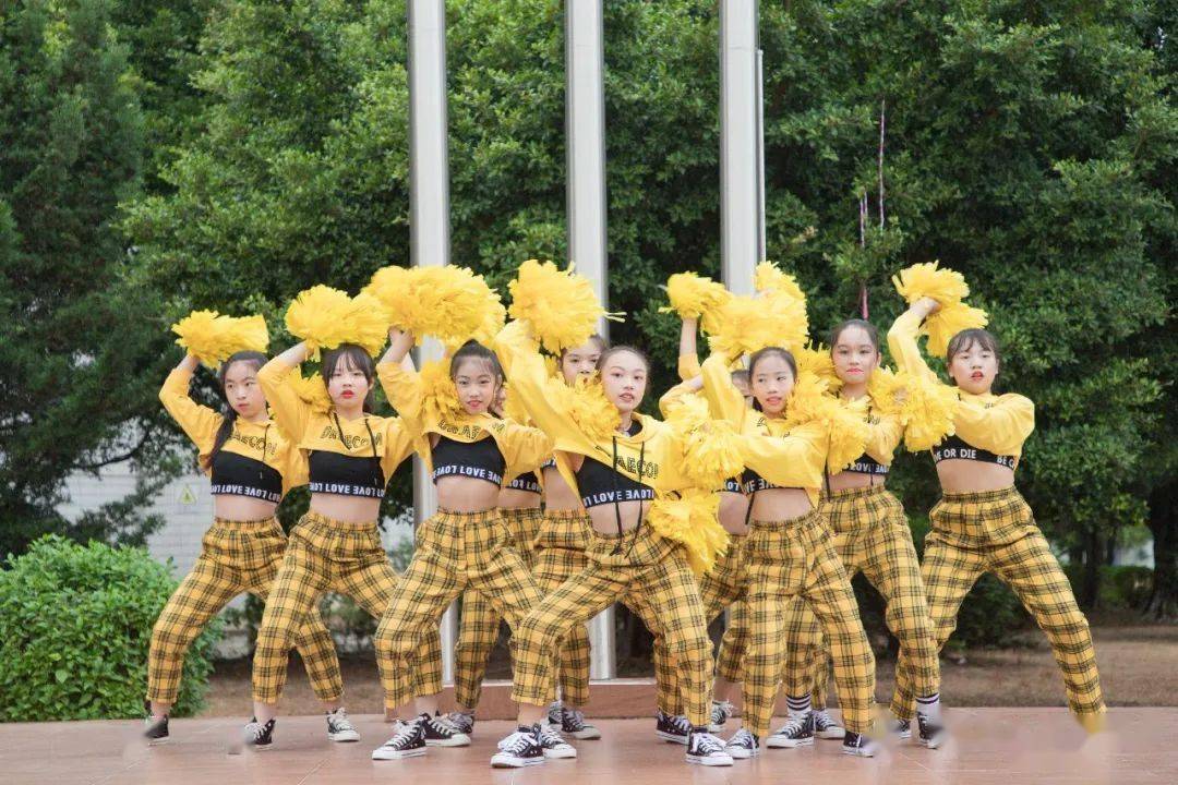 挥洒汗水铸就辉煌2020年容里小学电信杯校运会