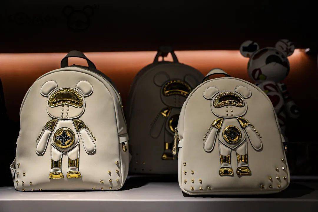 哇塞这个星际熊包包萌翻了时髦又百搭