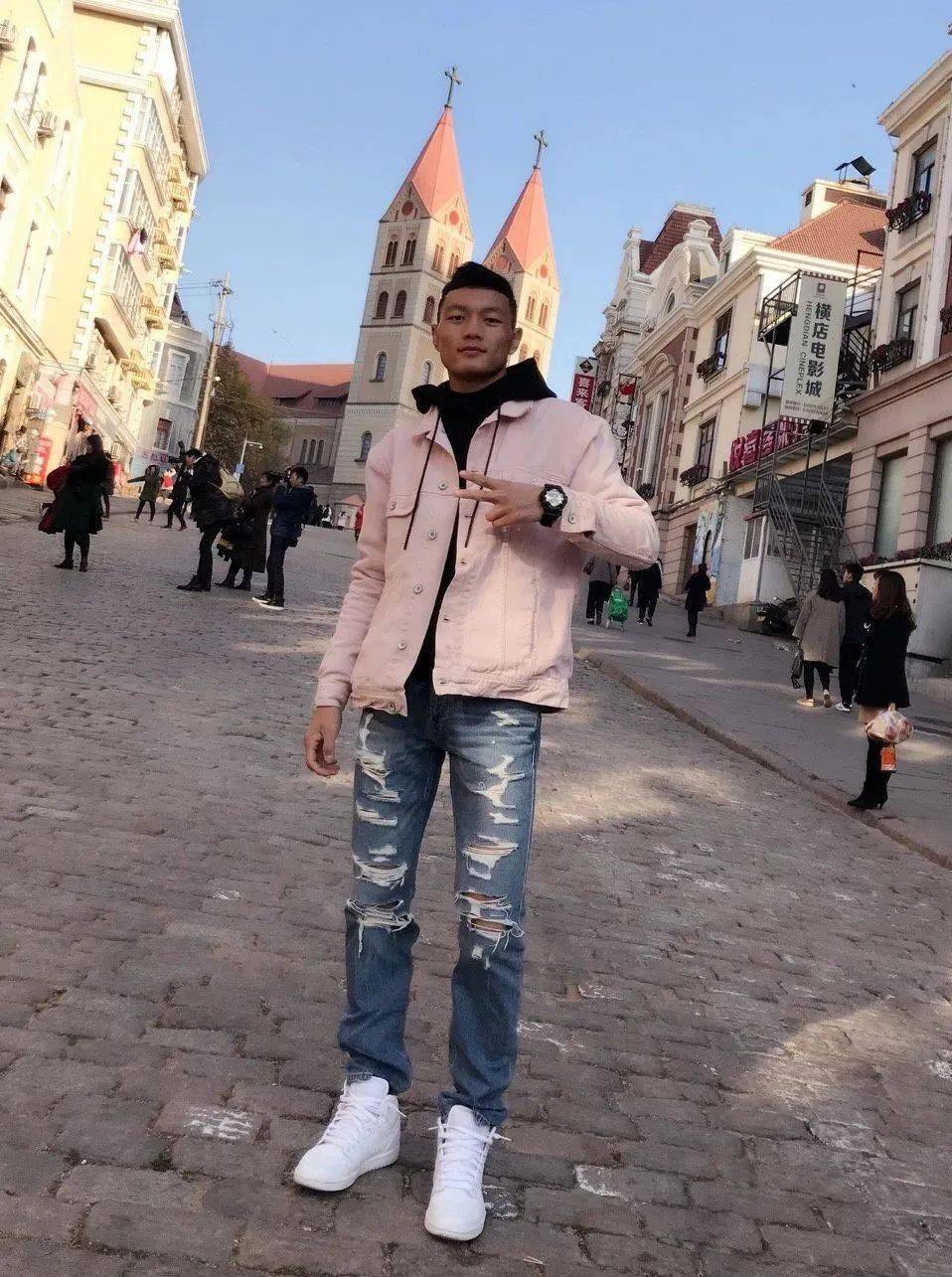 苏木达尔基当雄鹰展翅时整个天空都属于他